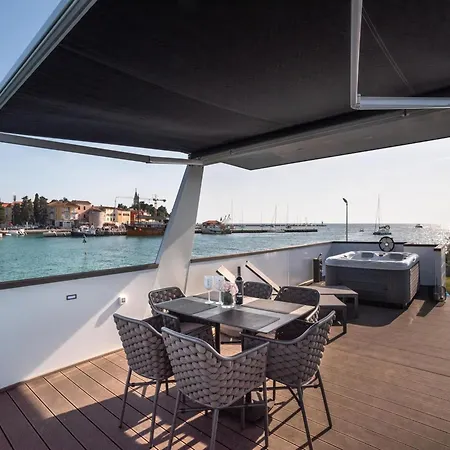 Maritime Houseboat With Rooftop Lounge Novigrad Istria