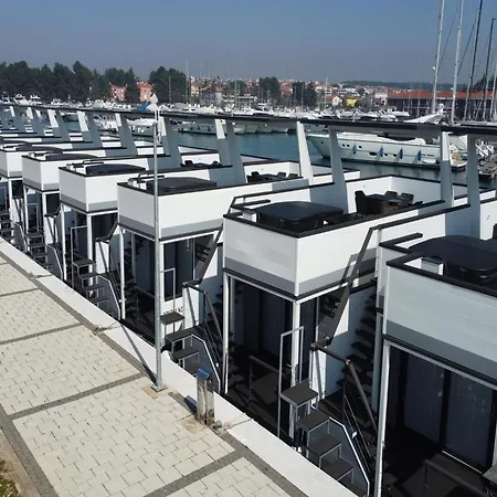 Maritime Houseboat With Rooftop Lounge Botel Novigrad Istria