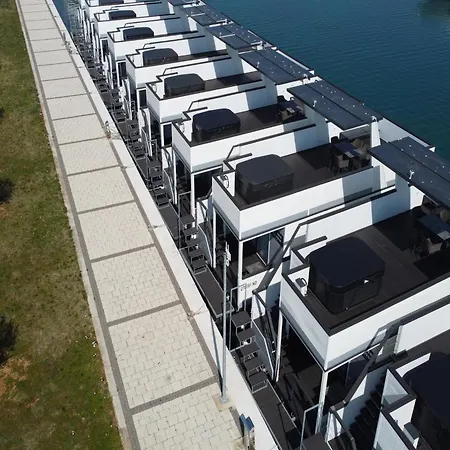 Maritime Houseboat With Rooftop Lounge 3* Novigrad Istria